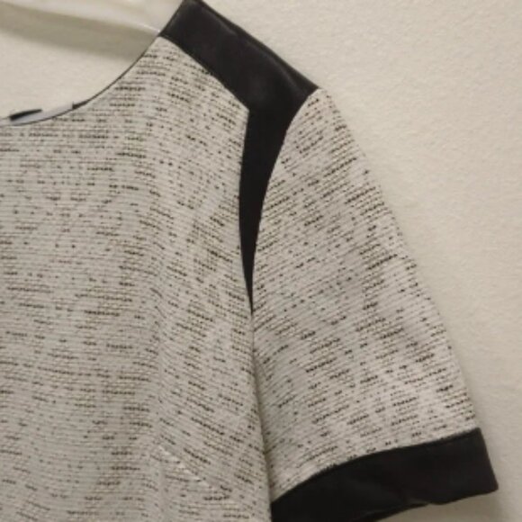 the Ricochet Klee Dress - Full Rear Zip - Flirty & Work Appropriate - Academia - Picture 4 of 6